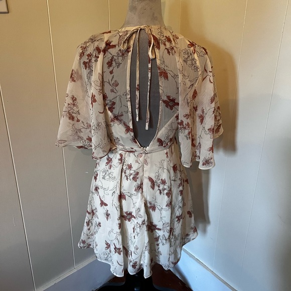 NWOT Lulu’s Floral Wrap Front Mini Dress, Size XS - Picture 3 of 5